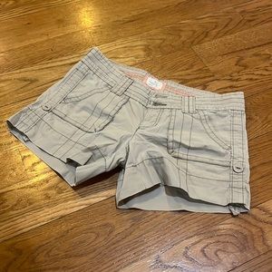American eagle cargo shorts size 2, adjustable length